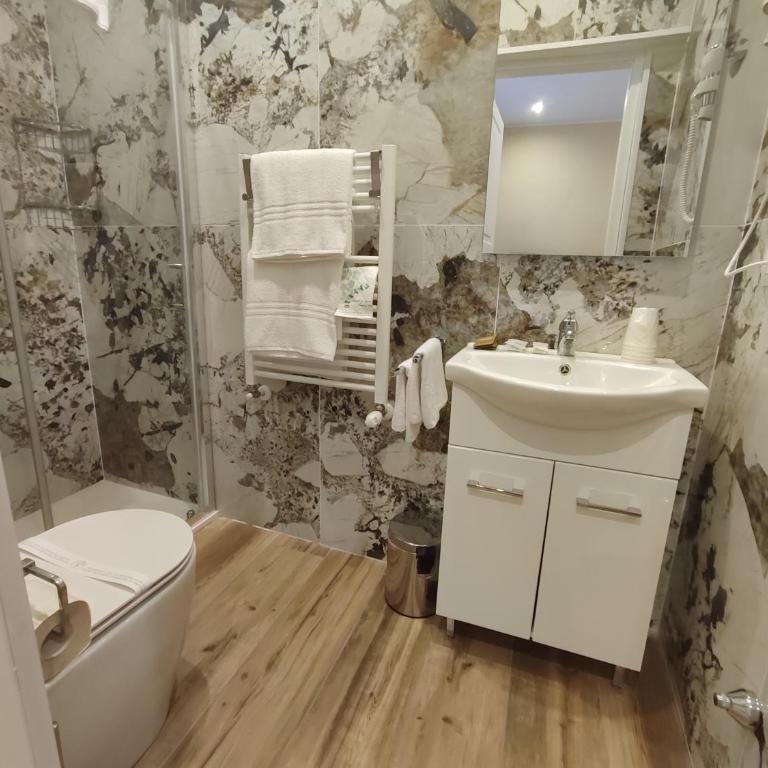 Residenza Maggiore 10 - Affittacamere - Guest House - Double Room with Private Bathroom - 16