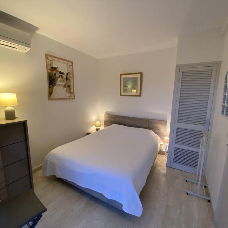 Appartement 3P en RDJ avec Jardin et Terrasse, à 5 min Plage et Restaurants, Parking Privé, Climatisé - FR-1-252A-59 - Appartement (4 Adultes) - 10