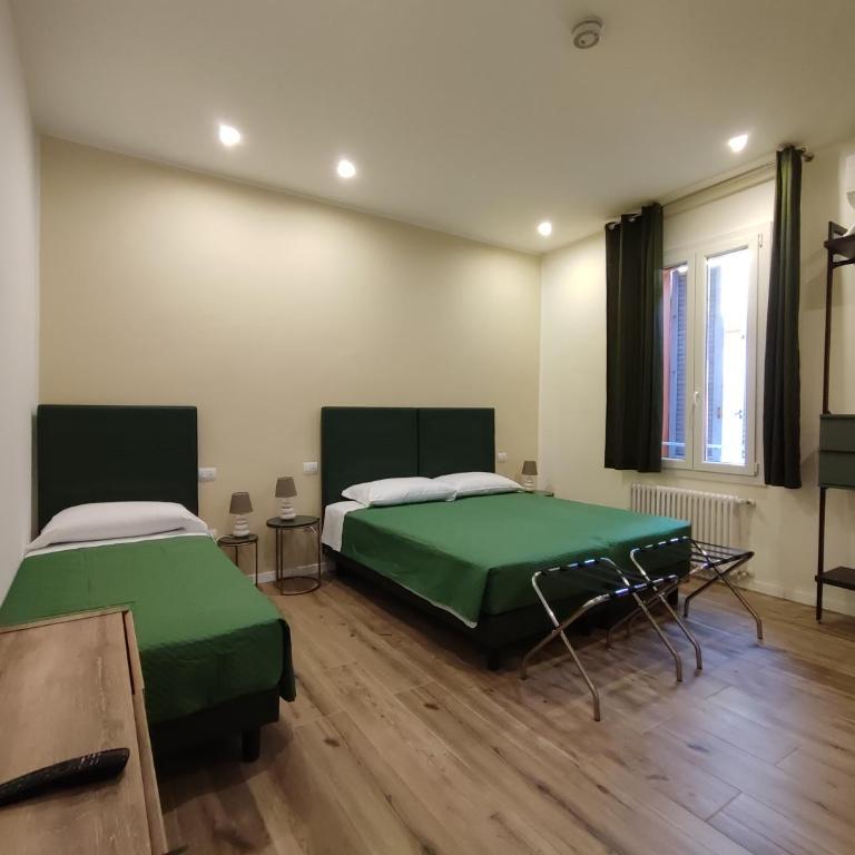 Residenza Maggiore 10 - Affittacamere - Guest House - Triple Room with Private Bathroom - 1
