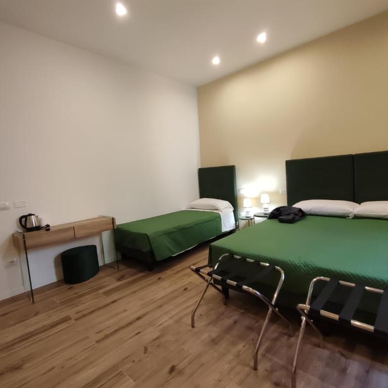 Residenza Maggiore 10 - Affittacamere - Guest House - Triple Room with Private Bathroom - 4