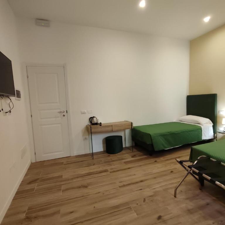 Residenza Maggiore 10 - Affittacamere - Guest House - Triple Room with Private Bathroom - 7