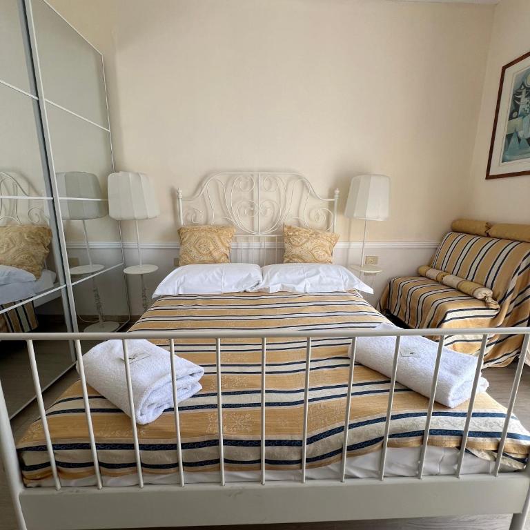 Souvenir Maya - Double Room with Private Bathroom - 10