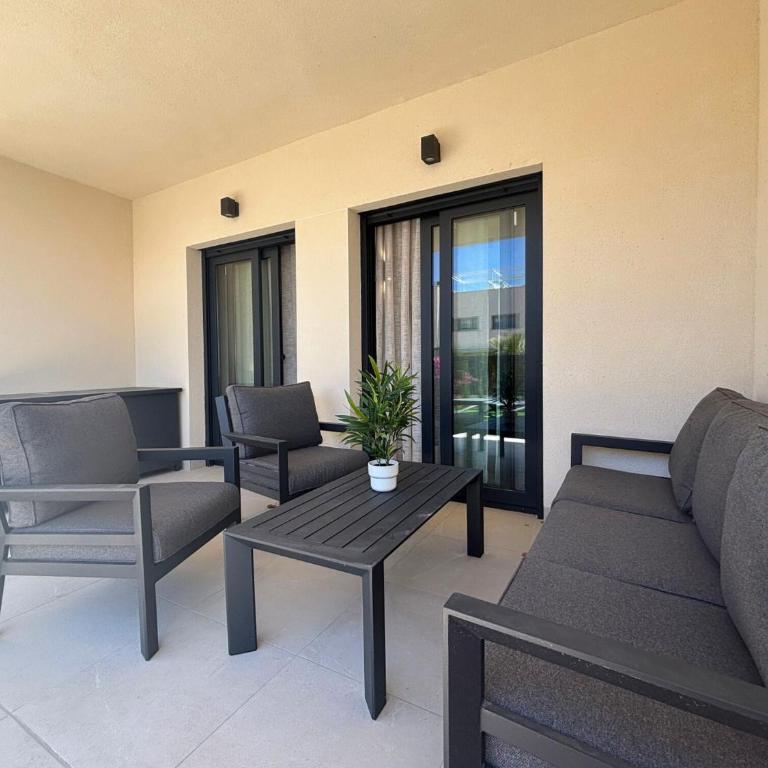 Mediterranean Gardens - Two-Bedroom Family Apartment - 4