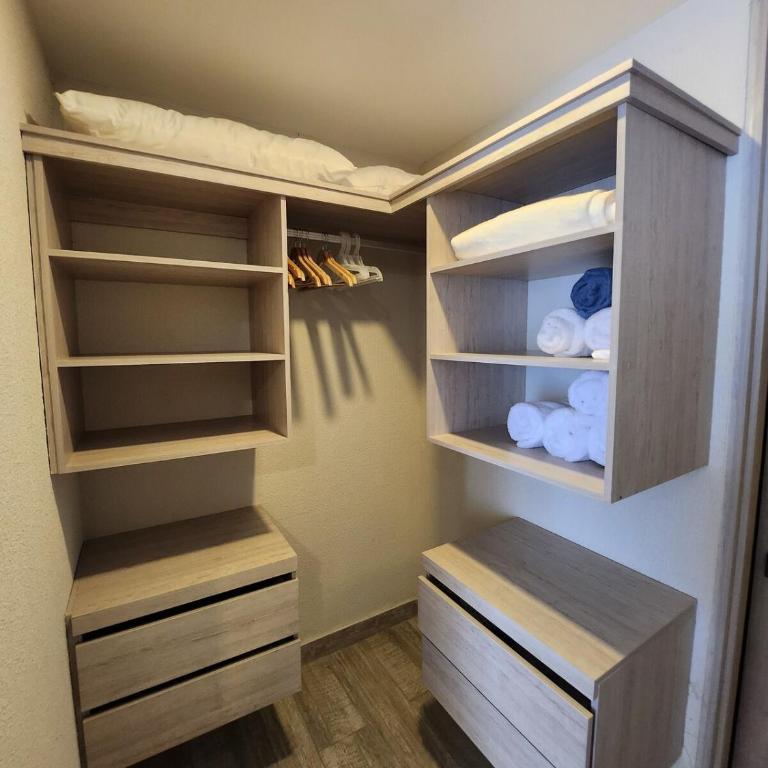 Dominique 609 Apartment with private jacuzzi - One-Bedroom Apartment - 20