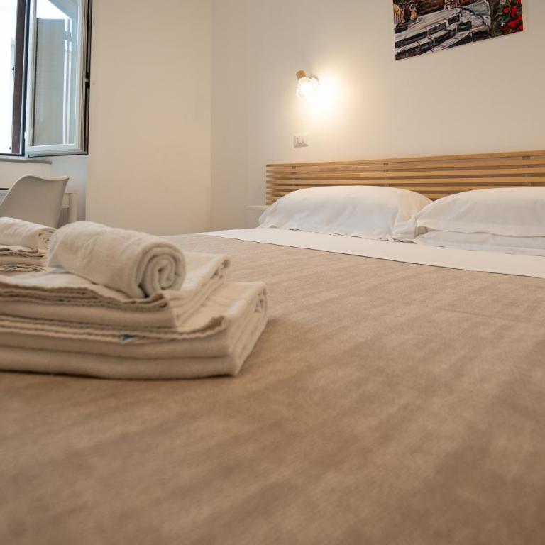 Lighthouse Apartment - Double Room with Private Bathroom - 17