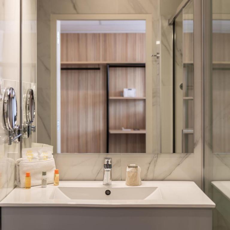 Golden Tulip Hotel & Rooftop Martigues Provence - Superior Zimmer mit 2 Einzelbetten - 2