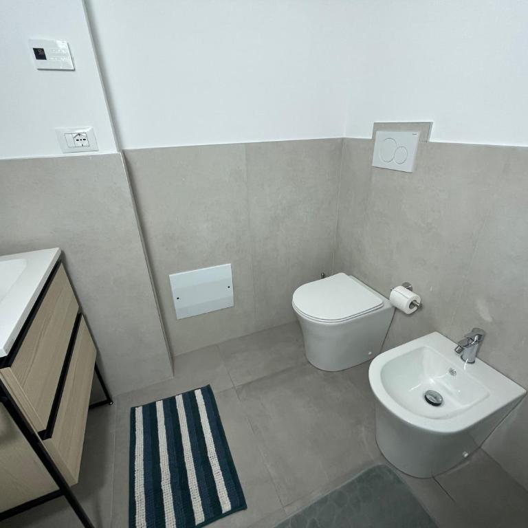 Vittoria Tre Piazze Apartments - Appartamento con 2 Camere da Letto - 19