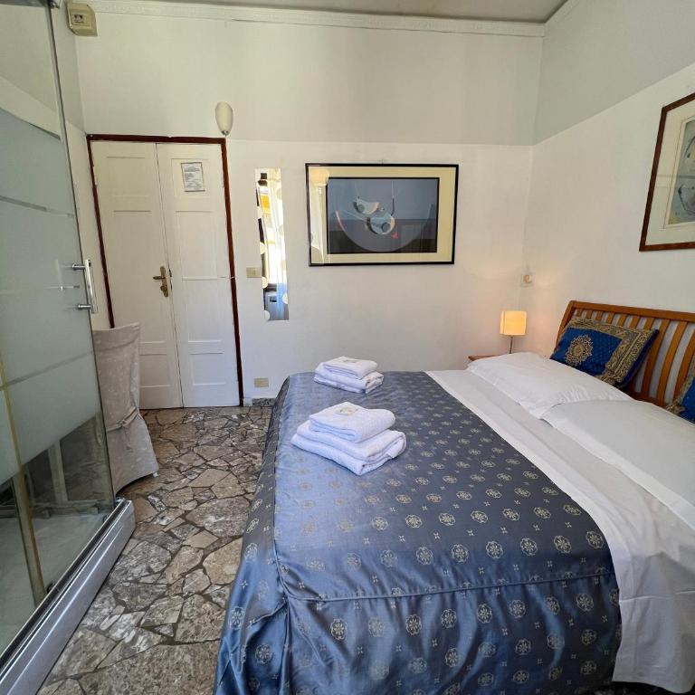 Souvenir Maya - Superior Double Room with Shared Bathroom - 7