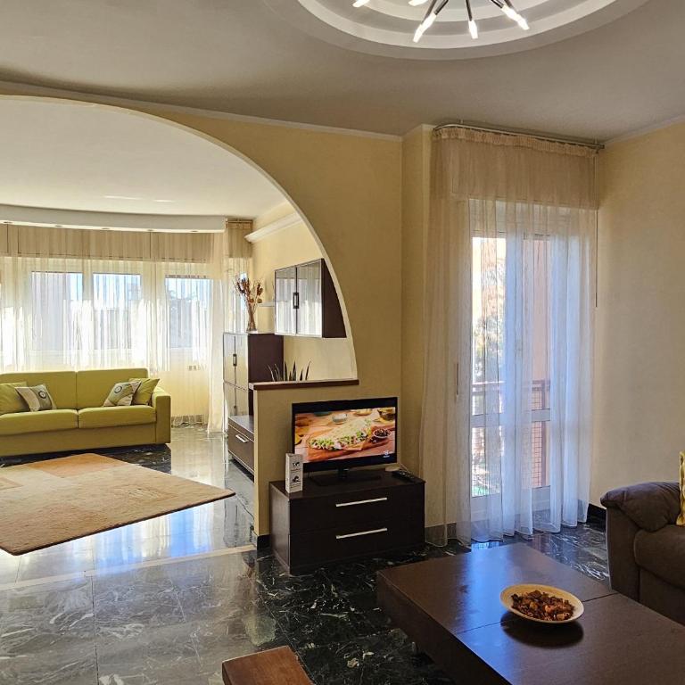 Oasi di Pace by Holiday World - Appartamento con 2 Camere da Letto e Balcone - 2