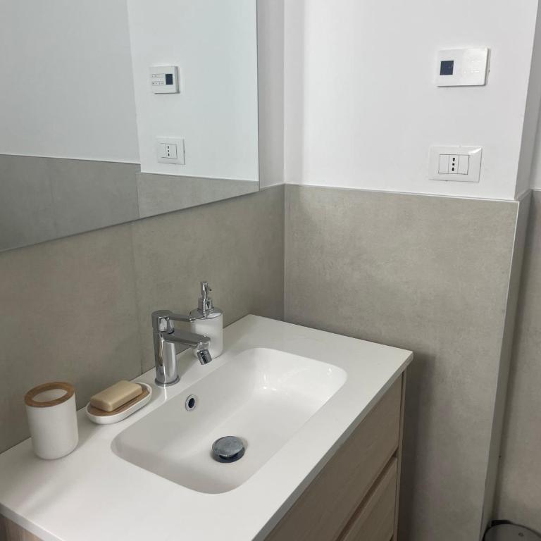 Vittoria Tre Piazze Apartments - Appartamento con 2 Camere da Letto - 24