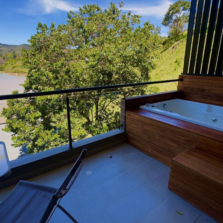 Rooca Habitat Guatape - Suite Deluxe con bañera de hidromasaje - 6