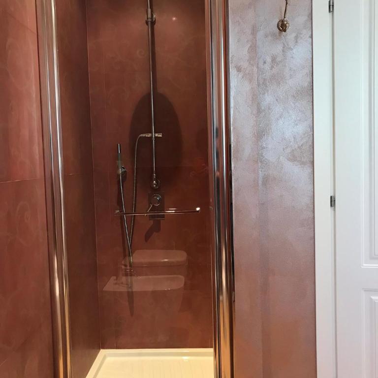 Abitare al 42 - Camera Matrimoniale con Bagno Privato Esterno - 1
