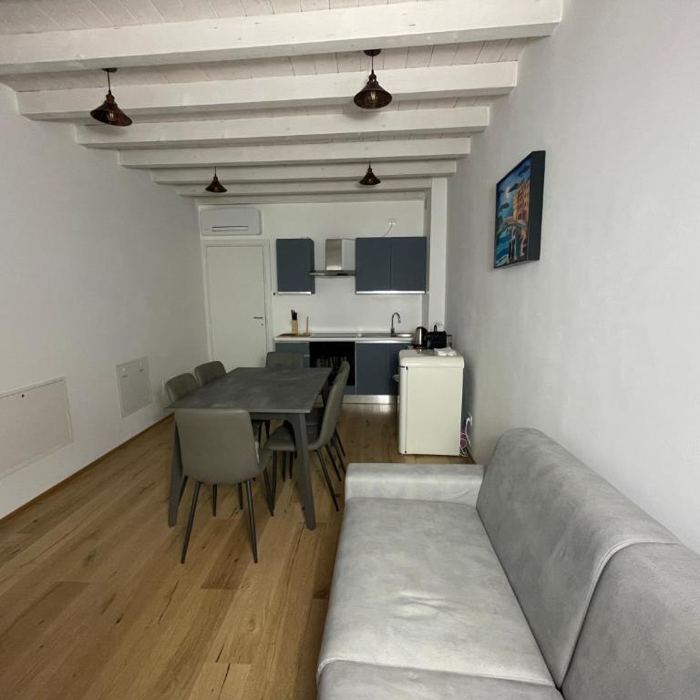 Vittoria Tre Piazze Apartments - Appartamento con 2 Camere da Letto - 3