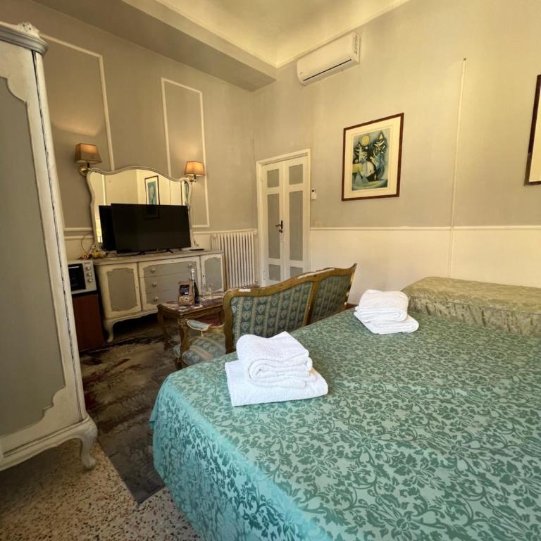 Souvenir Maya - Triple Room with Shared Bathroom - 2
