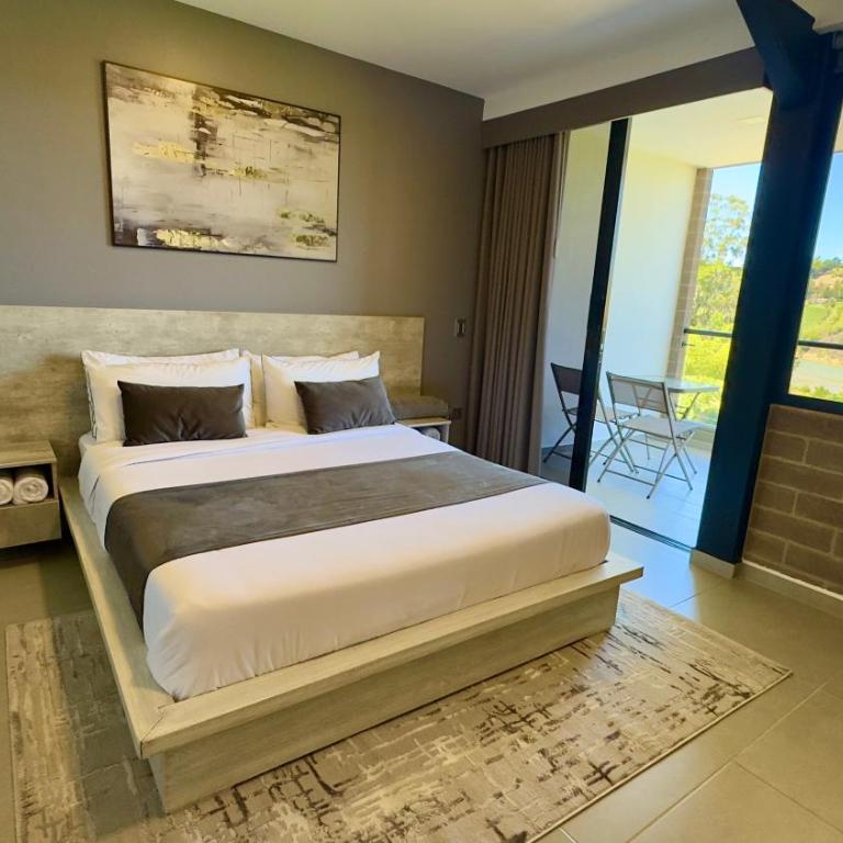 Rooca Habitat Guatape - Habitación Doble Deluxe con bañera - 3