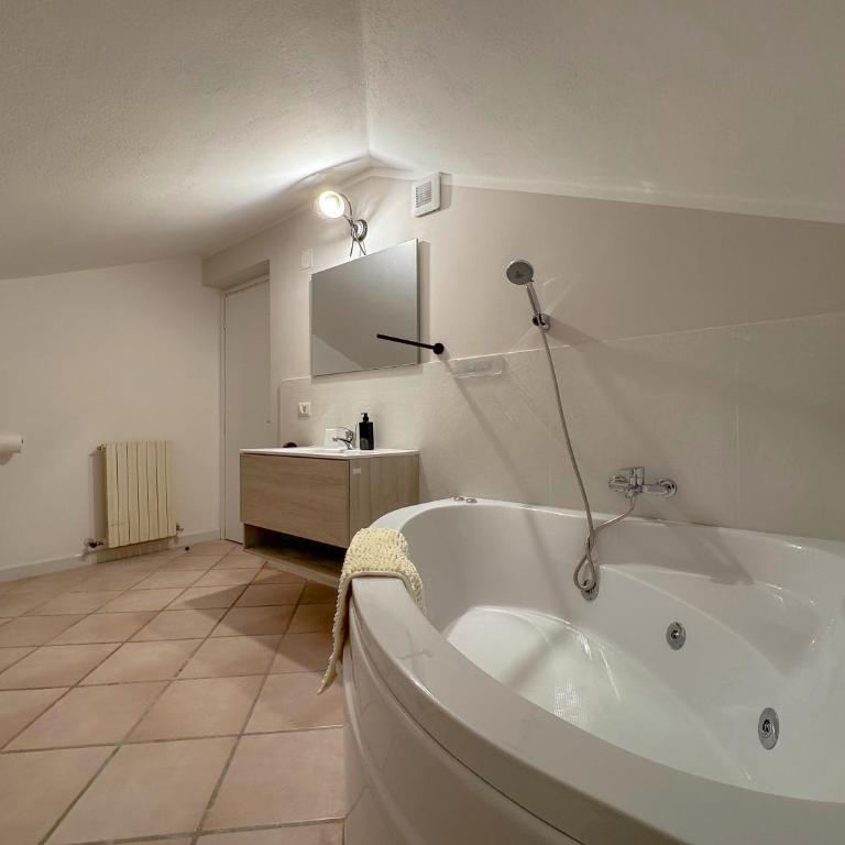49 Sea Rooms - Guesthouse by Host Hero - Suite Deluxe con Vasca Idromassaggio - 1