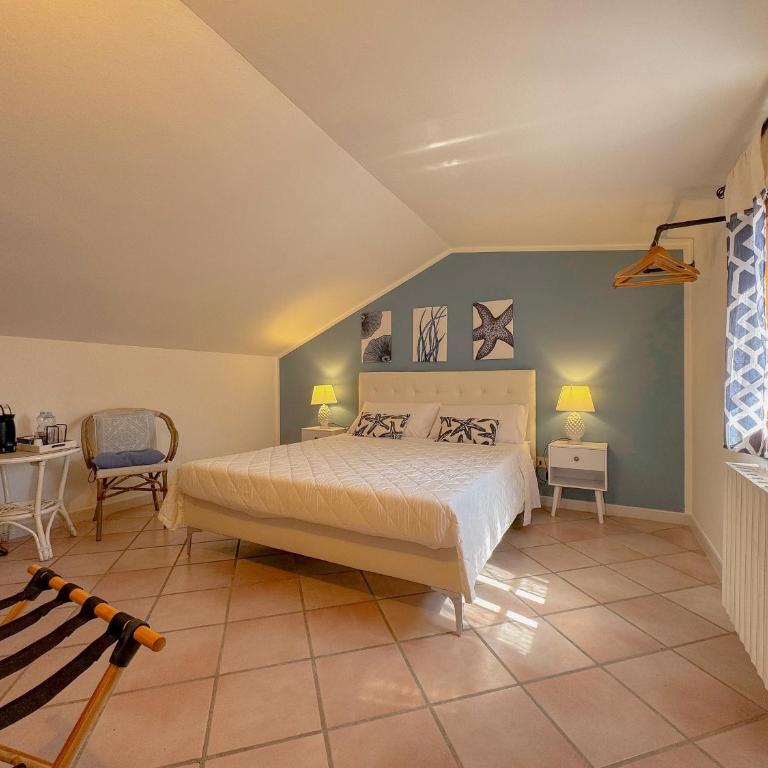 49 Sea Rooms - Guesthouse by Host Hero - Ampia Camera Matrimoniale - 9