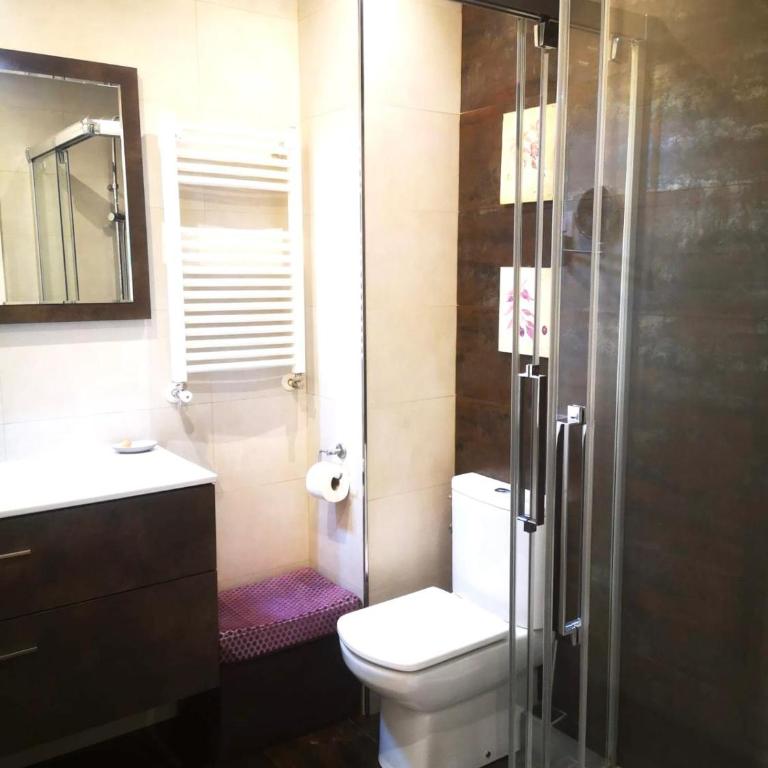 Piso en Bilbao centro - Three-Bedroom Apartment - 2
