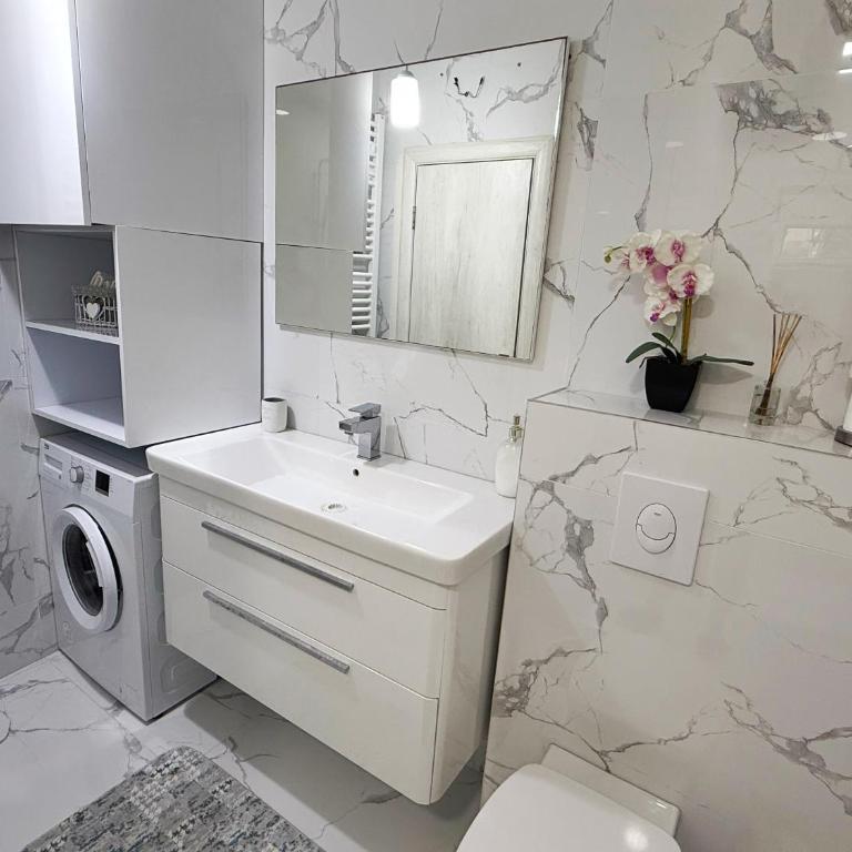 Apartmani Avanti Becici - Apartment with Sea View - 20