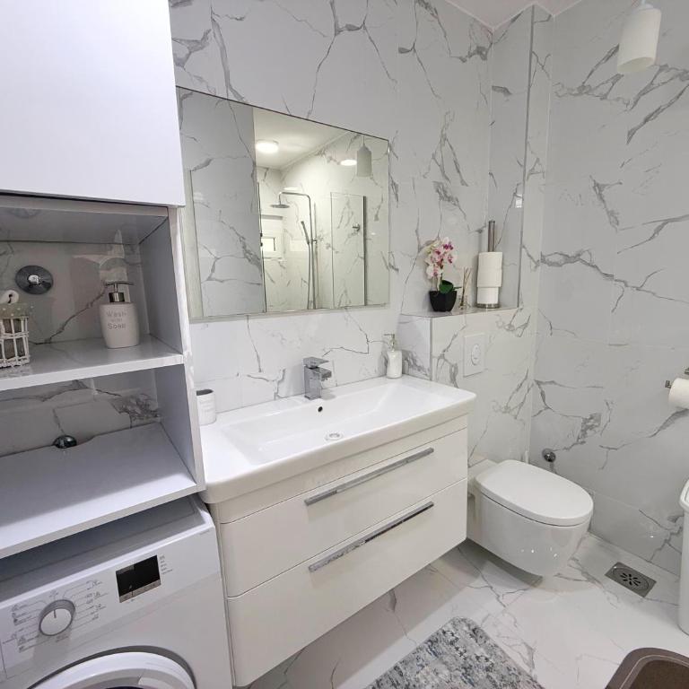 Apartmani Avanti Becici - Apartment with Sea View - 19
