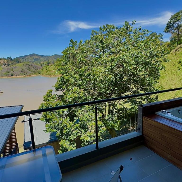 Rooca Habitat Guatape - Suite Deluxe con bañera de hidromasaje - 8