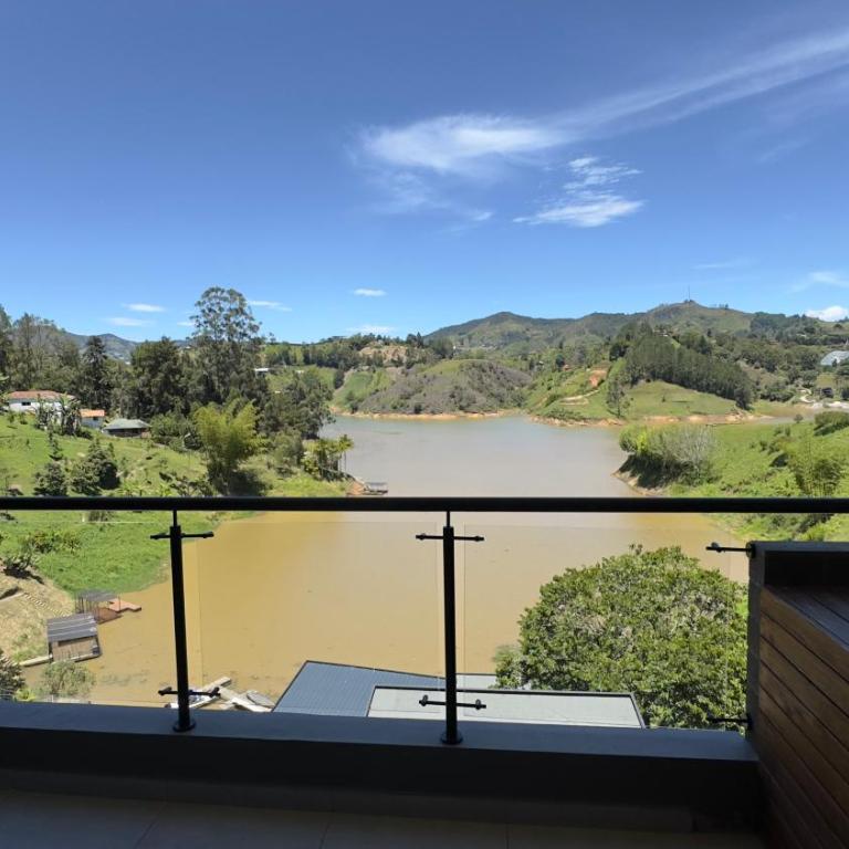 Rooca Habitat Guatape - Habitación Familiar con bañera - 9