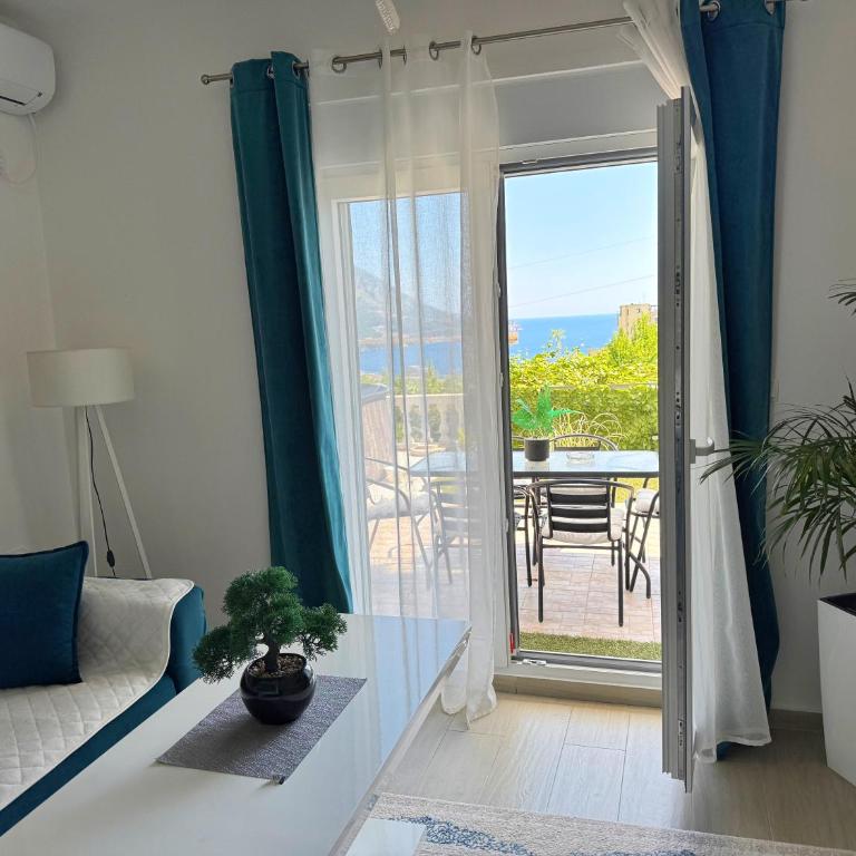 Apartmani Avanti Becici - Apartment with Sea View - 1