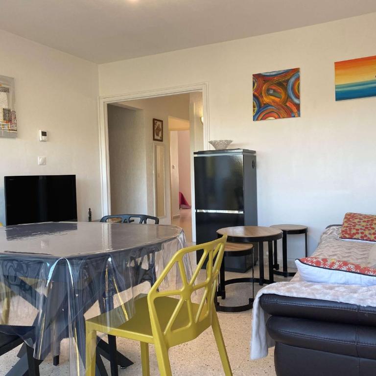 Confort T3 avec Garage et Climatisation à Balaruc-les-Bains - FR-1-553-288 - Appartement - 4