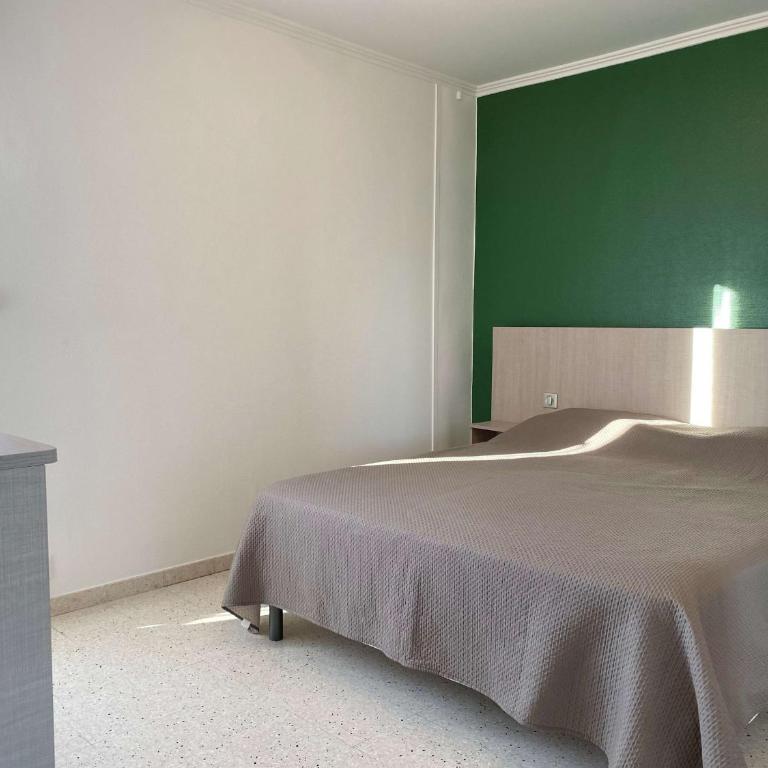 Confort T3 avec Garage et Climatisation à Balaruc-les-Bains - FR-1-553-288 - Appartement - 10