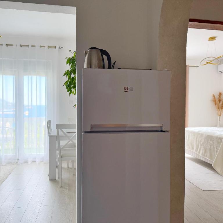 Apartmani Avanti Becici - Apartment with Balcony - 5