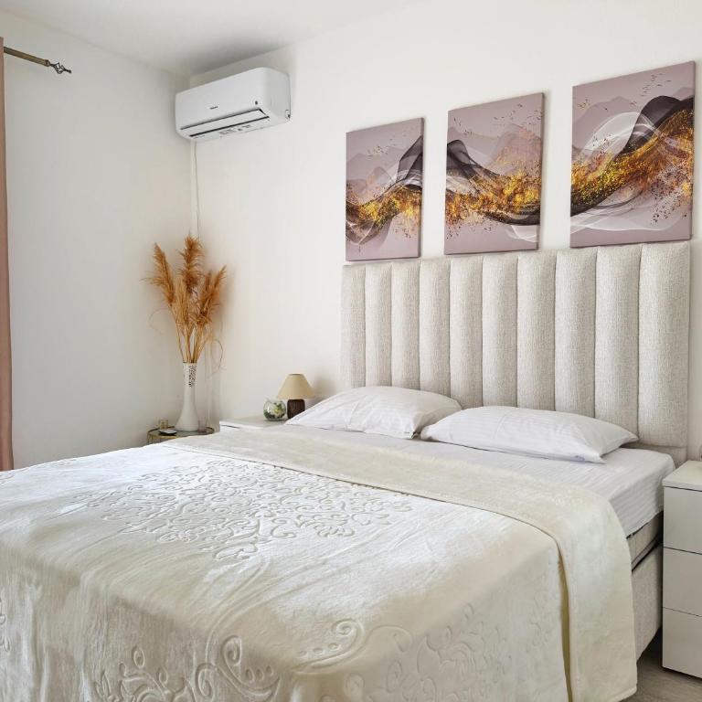 Apartmani Avanti Becici - Apartment with Balcony - 8