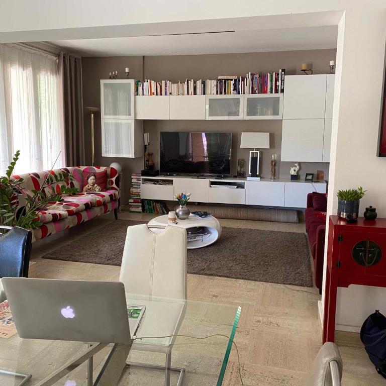 Chez Violette - Apartment with City View - 3