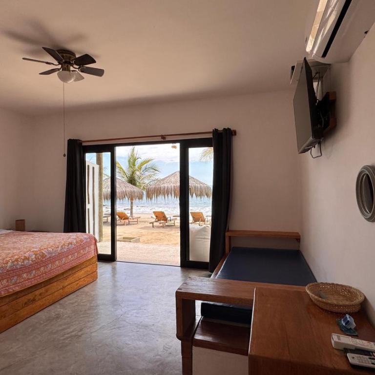 Baja Canoas Hotel - Junior Suite with Sea View - 7
