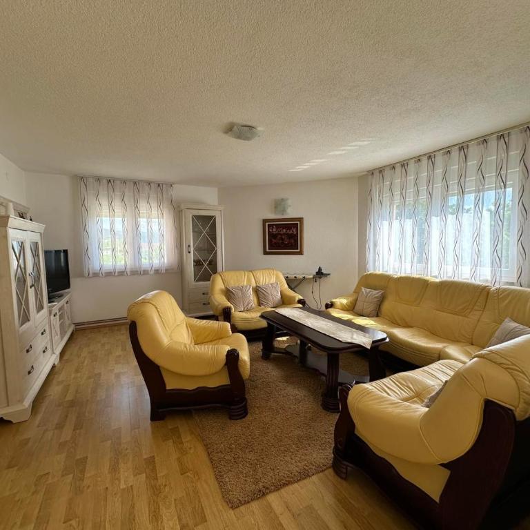 Villa Panorama - Three-Bedroom Villa - 36