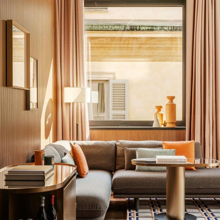 Casa Brera, a Luxury Collection Hotel, Milan - Panoramic King Suite with City View - 11