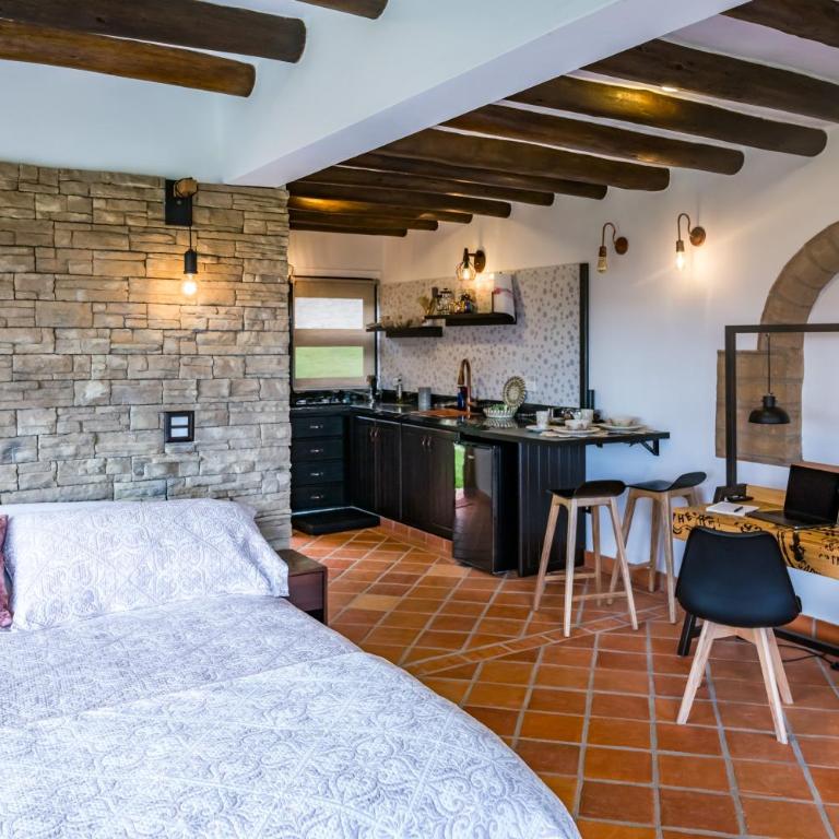 Casa Edmond - Deluxe King Suite - 5