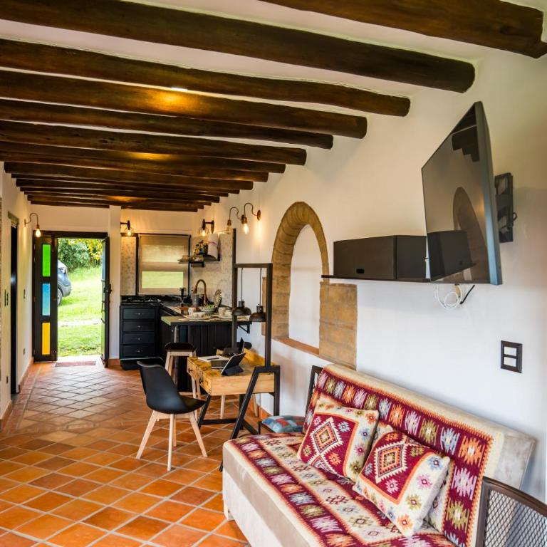 Casa Edmond - Deluxe King Suite - 12