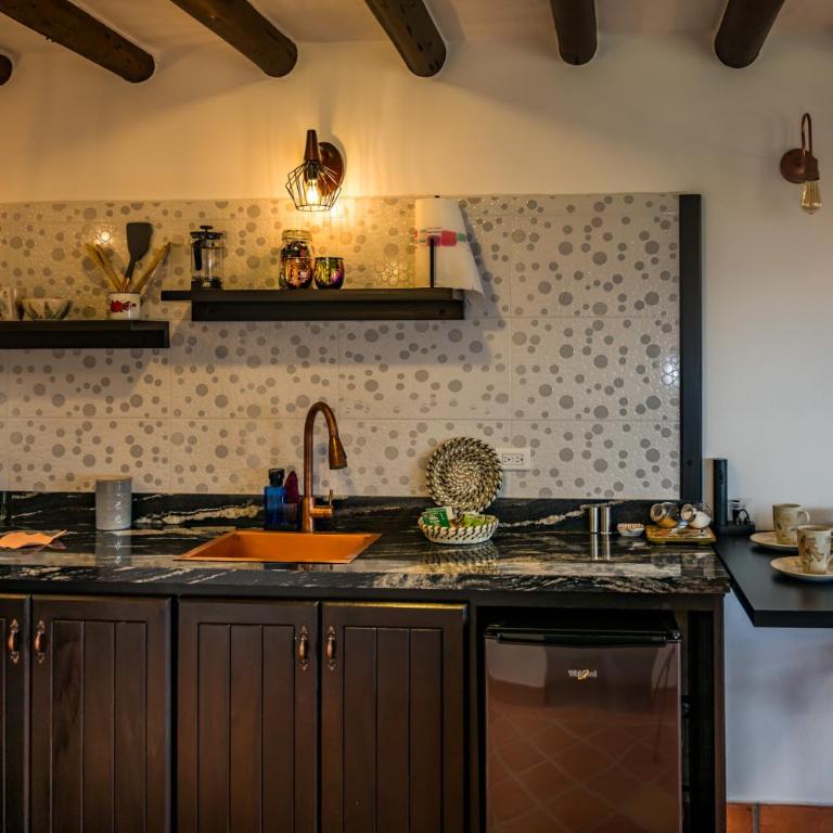 Casa Edmond - Deluxe King Suite - 6