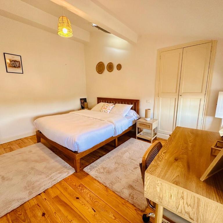 Le Charmant Boisé - T2 Centre Ville 7 min Cité Médiévale - Appartement 1 Chambre - 8