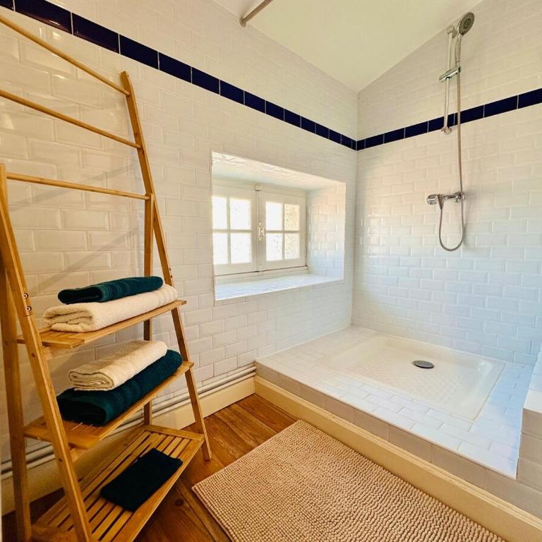 Le Charmant Boisé - T2 Centre Ville 7 min Cité Médiévale - Appartement 1 Chambre - 11