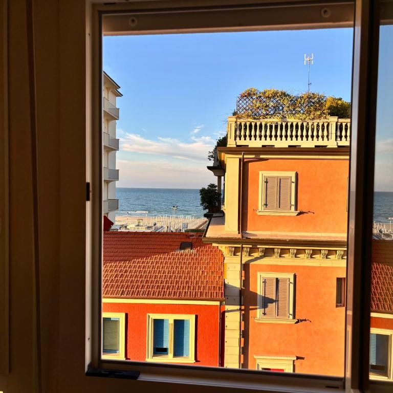 Appartamento Aria di Mare su Viale Ceccarini - Two-Bedroom Apartment with Terrace and Sea View - 9