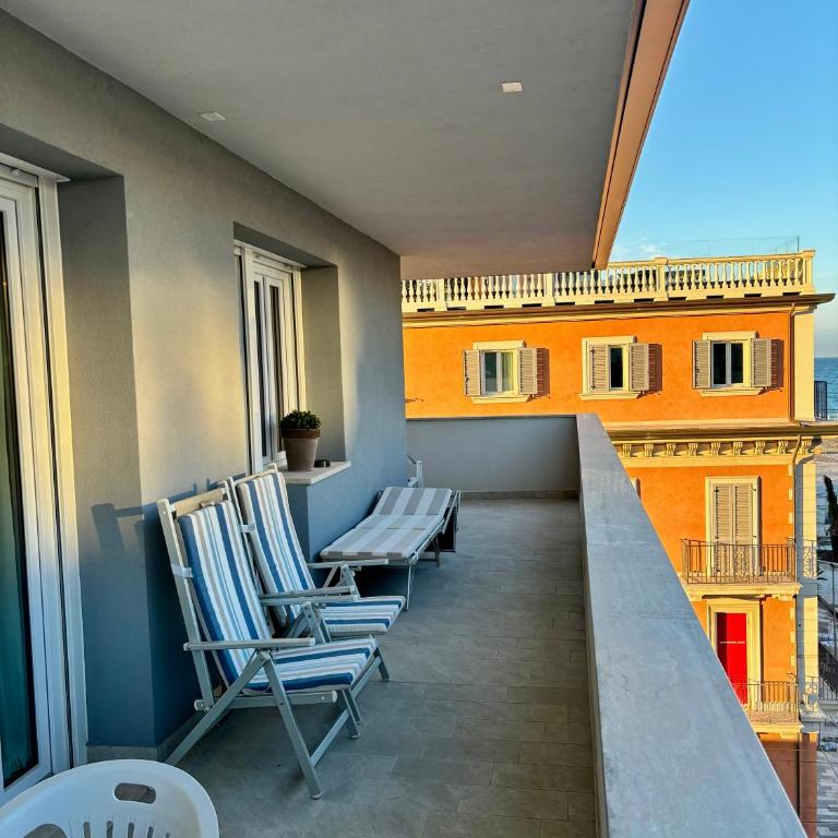 Appartamento Aria di Mare su Viale Ceccarini - Two-Bedroom Apartment with Terrace and Sea View - 23