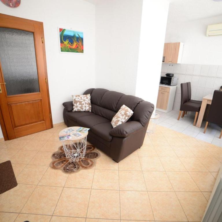 Apartman Nur - Three-Bedroom Apartment - 17