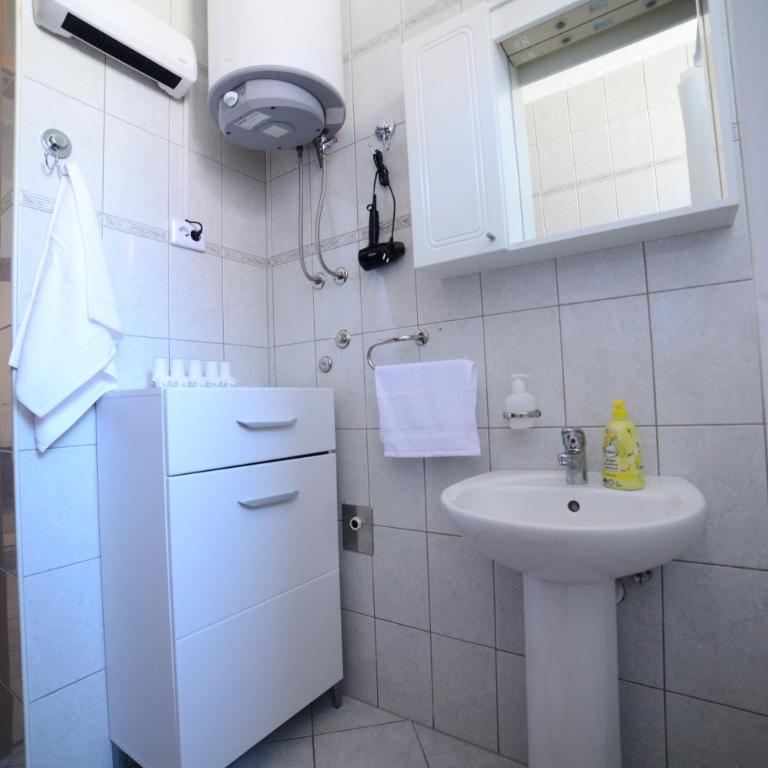 Apartman Nur - Three-Bedroom Apartment - 23