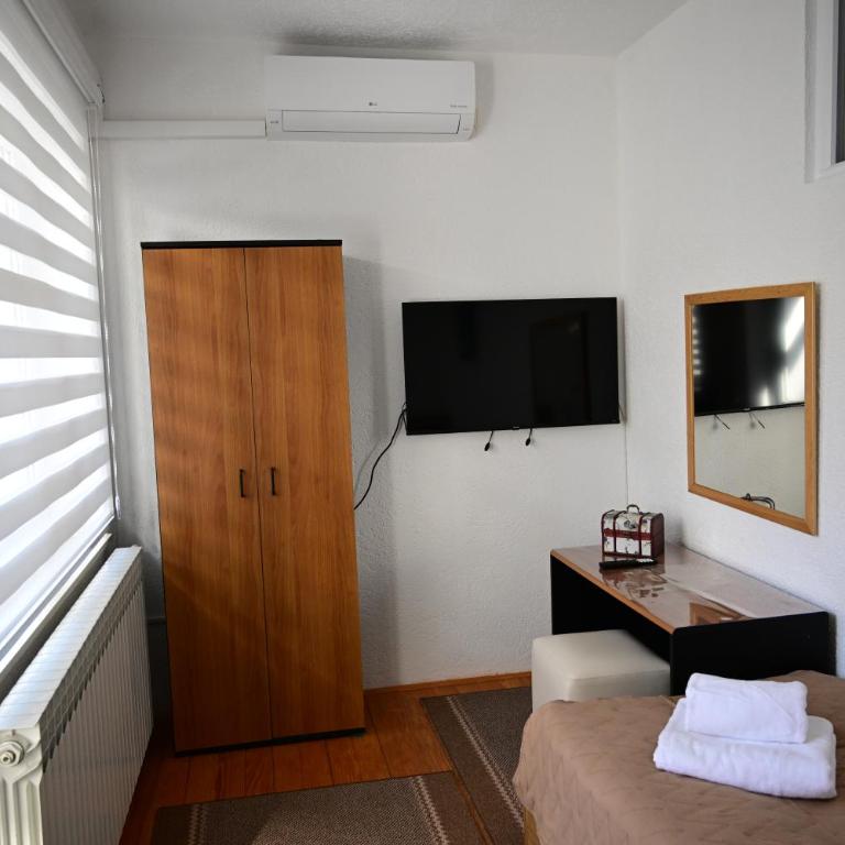 Apartman Nur - Three-Bedroom Apartment - 10
