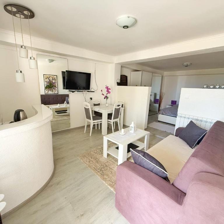 Apartmani Avanti Becici - Apartment with Sea View - 2