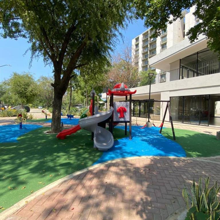 Edificio Bello Horizonte Plaza - Three-Bedroom Apartment - 32