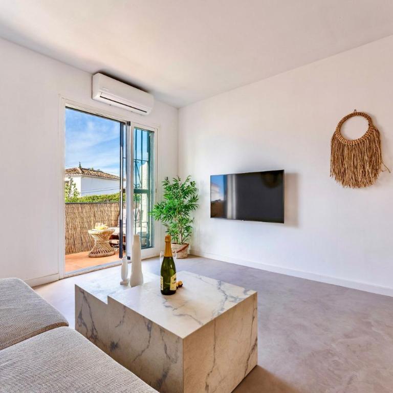 Short walk to La Cala de Mijas beach, Town and Market place - Apartamento Deluxe de 1 dormitorio con vistas al océano - 4