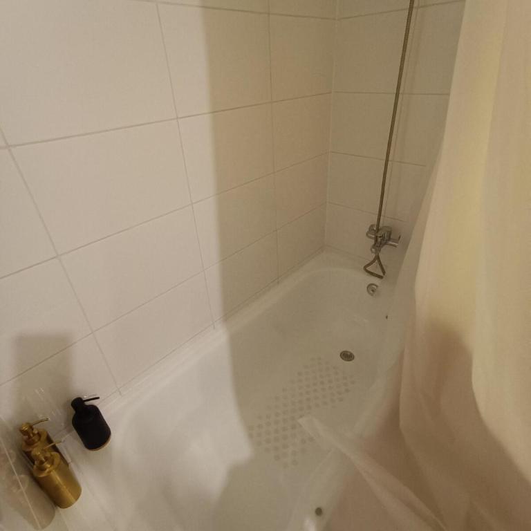 Depto Moderno junto a Metro - Apartamento de 1 dormitorio - 7
