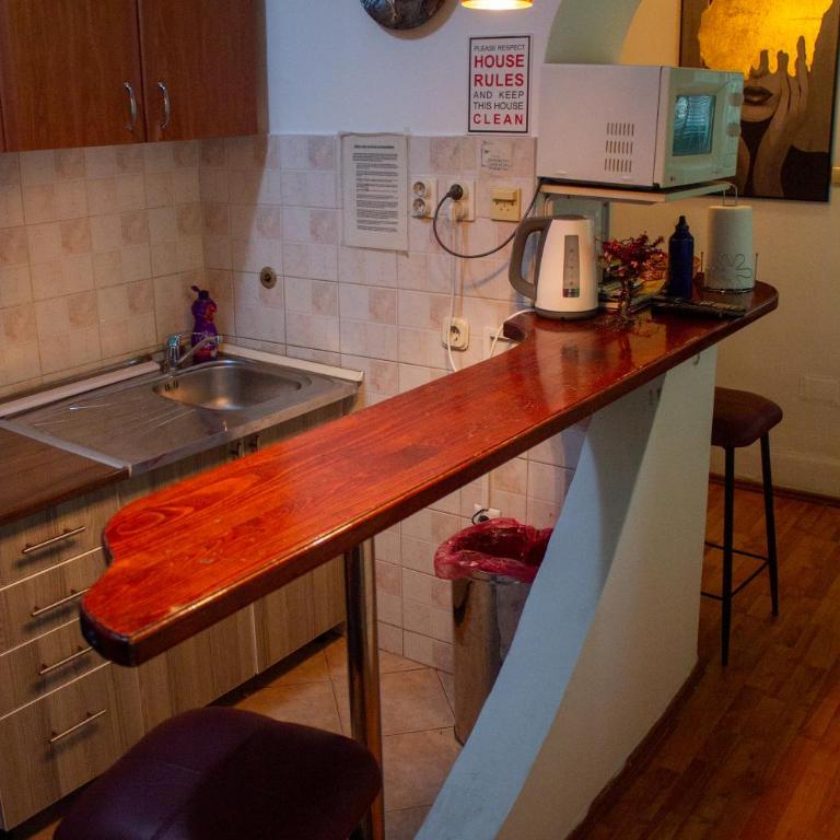 Pink Hudini Home - Komfor Trokrevetna Soba - 16